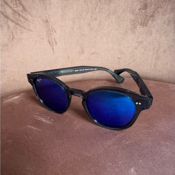 Maui Jim Blue Lens Sunglasses - Picture 5 of 8